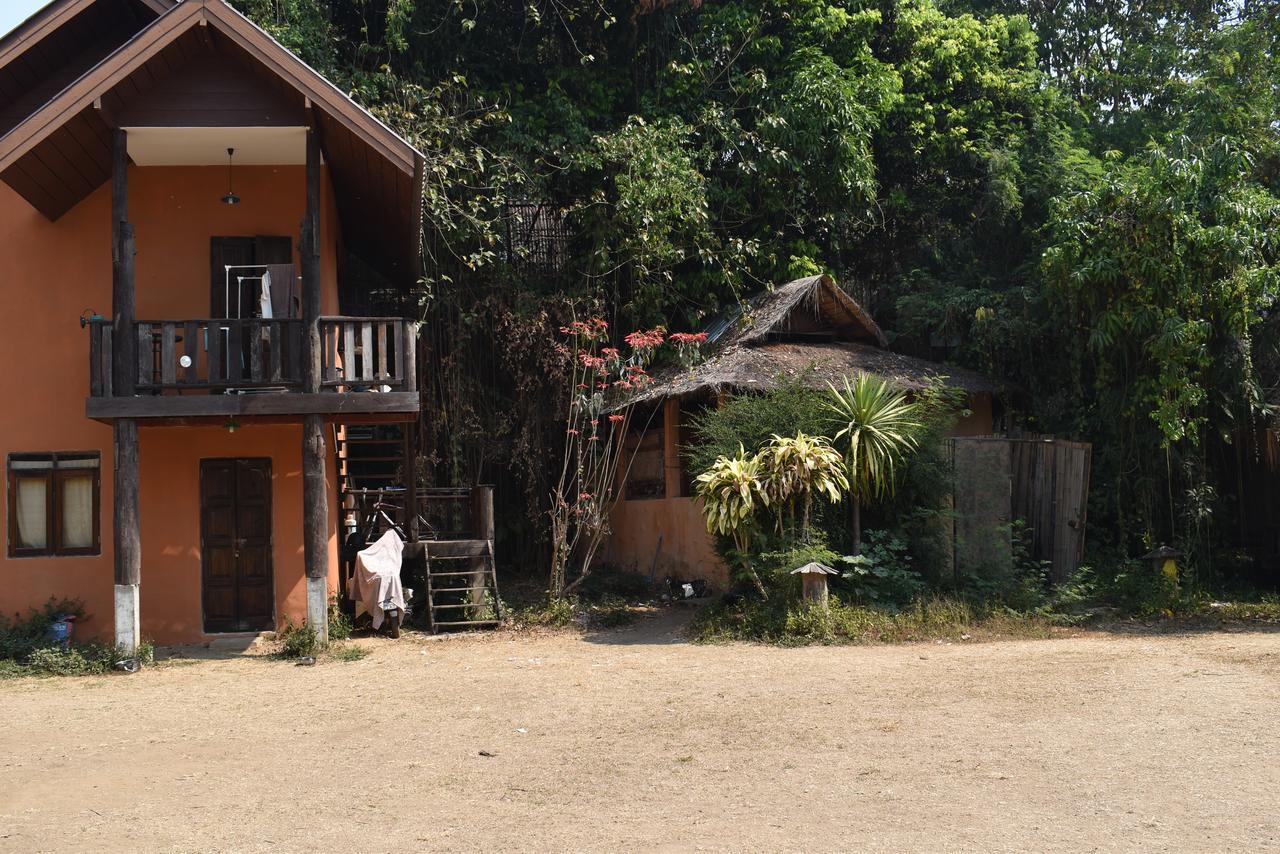 Paizen River Jam Hostel & Campground Exterior foto